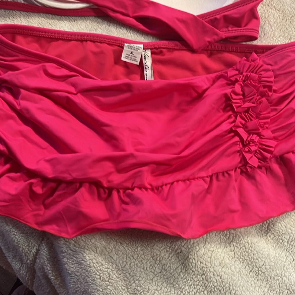 KENNETH COLE SWIM SUIT - Picture 2 of 3